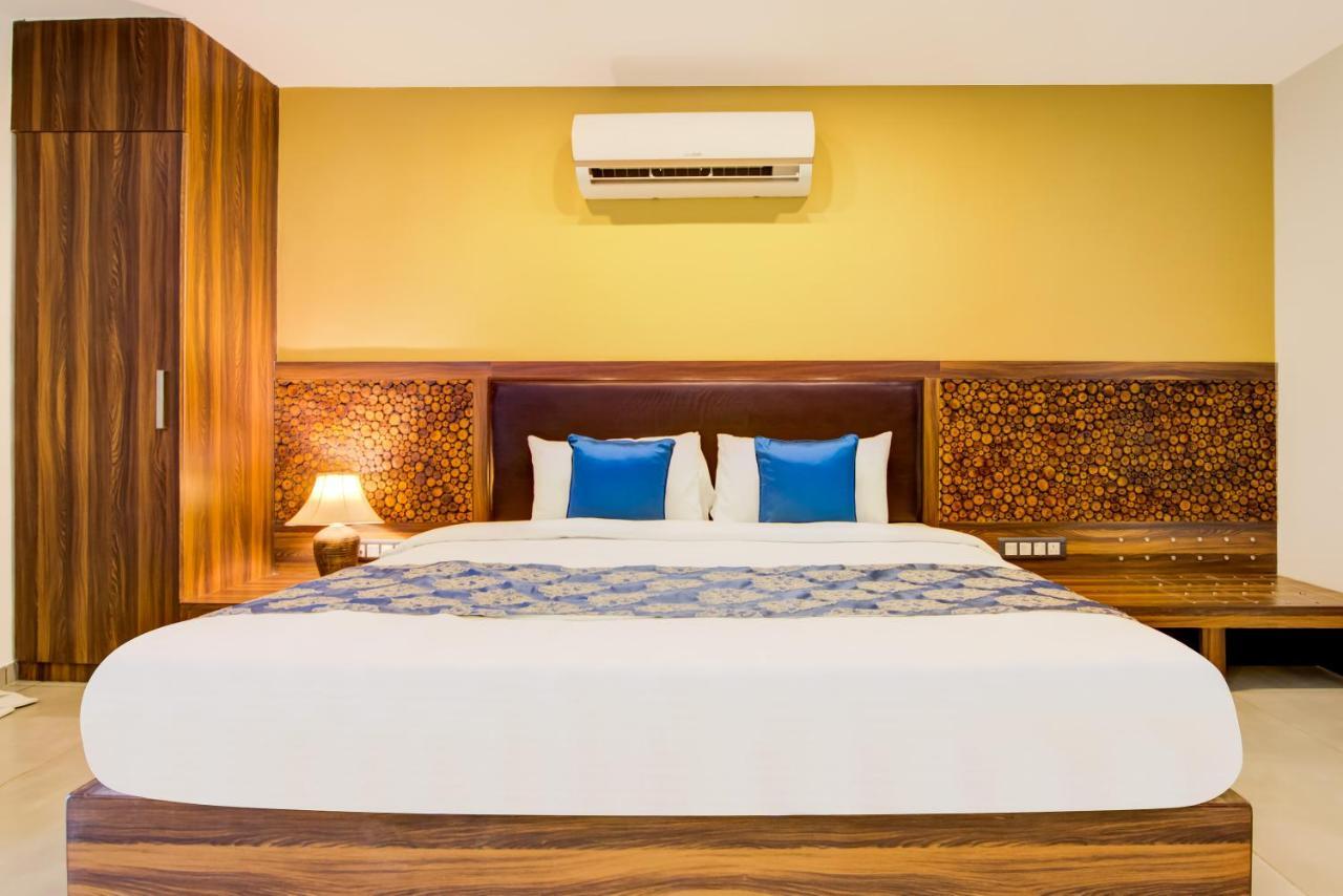 ホテル Club Mahindra Netrang エクステリア 写真
