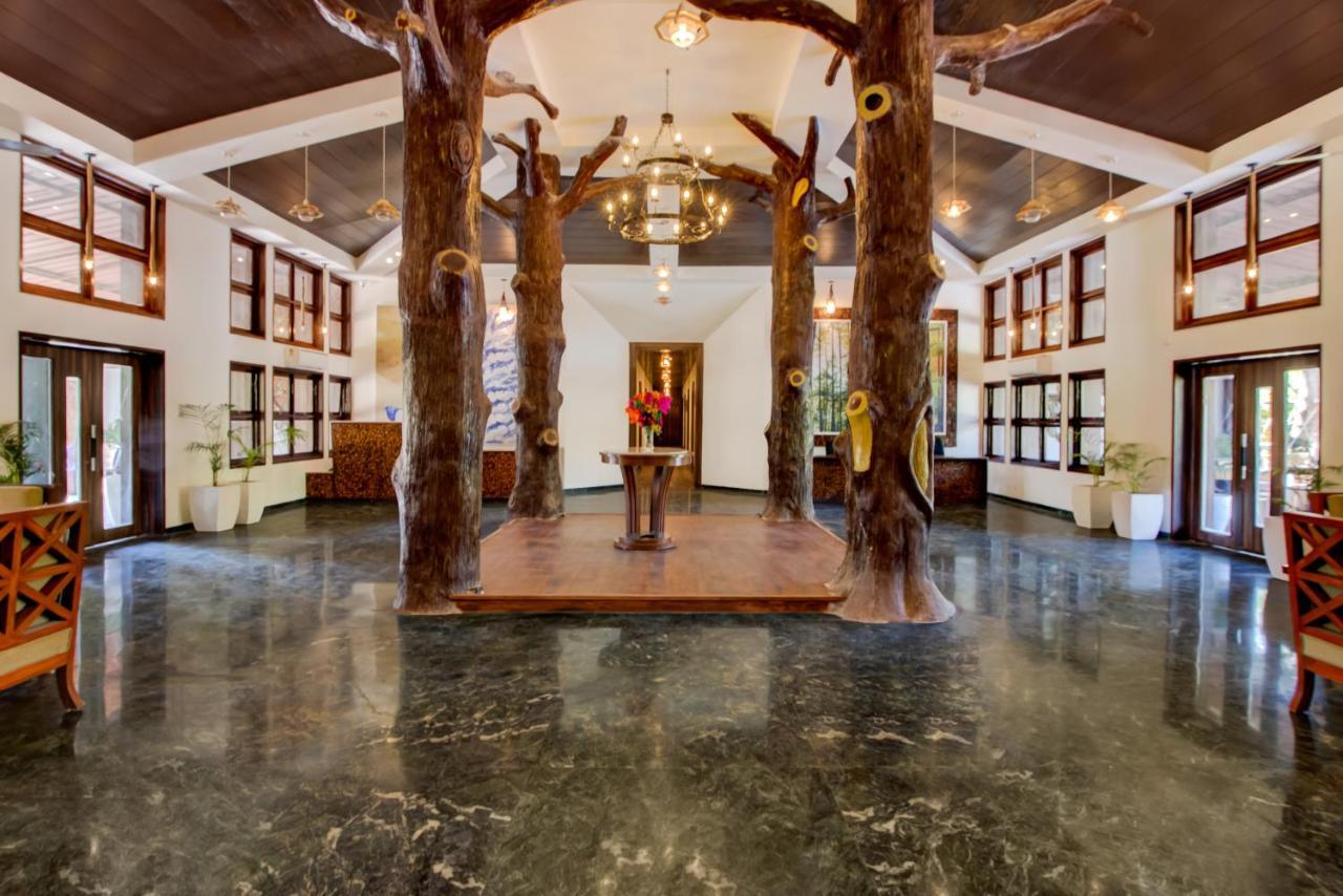 ホテル Club Mahindra Netrang エクステリア 写真