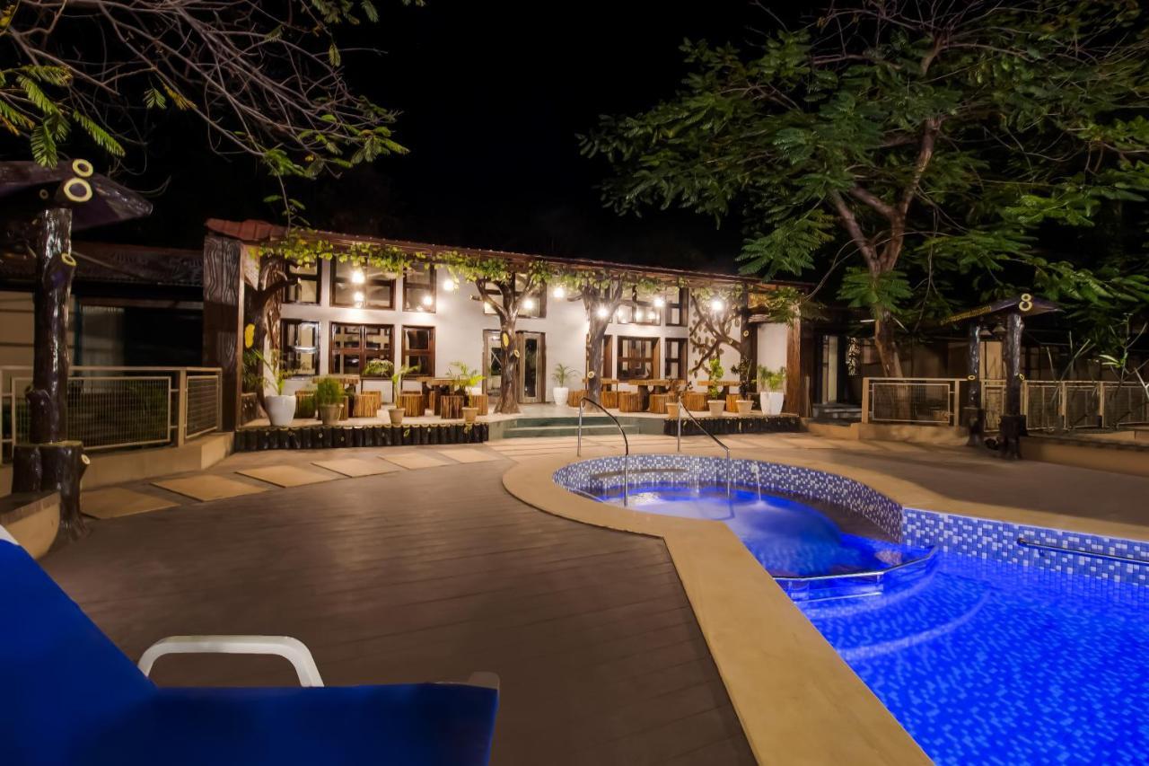 ホテル Club Mahindra Netrang エクステリア 写真